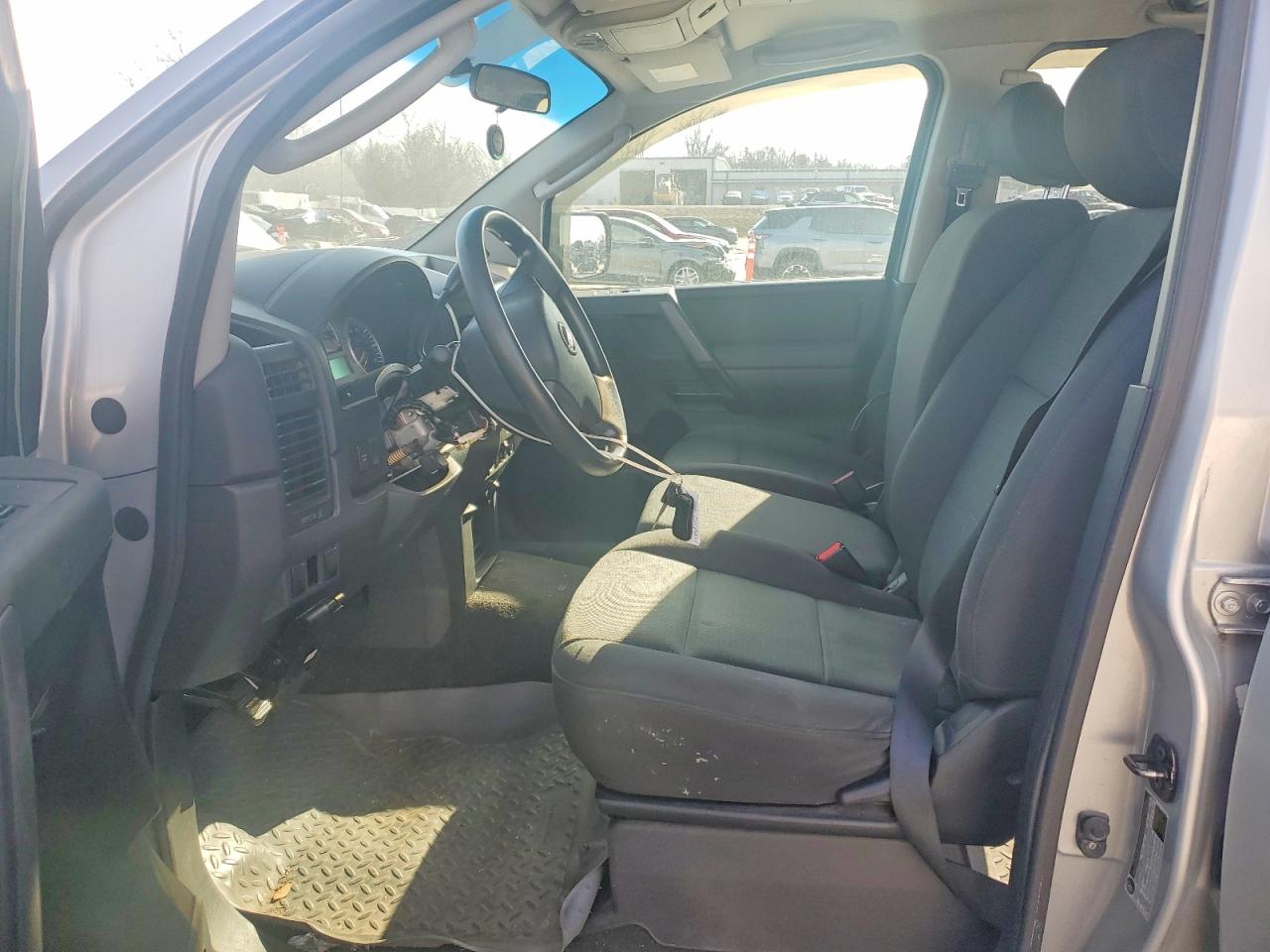 2011 NISSAN TITAN S photo 7