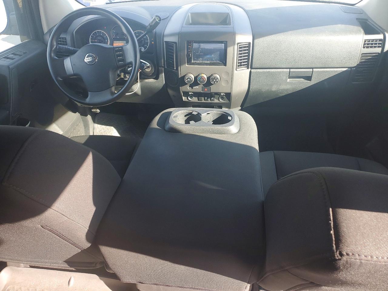 2011 NISSAN TITAN S photo 8