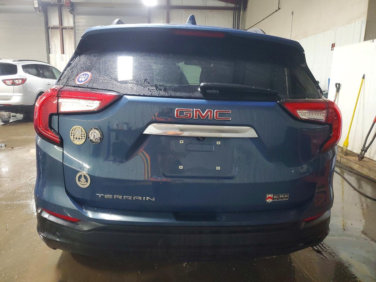 2024 GMC TERRAIN SLE photo 6