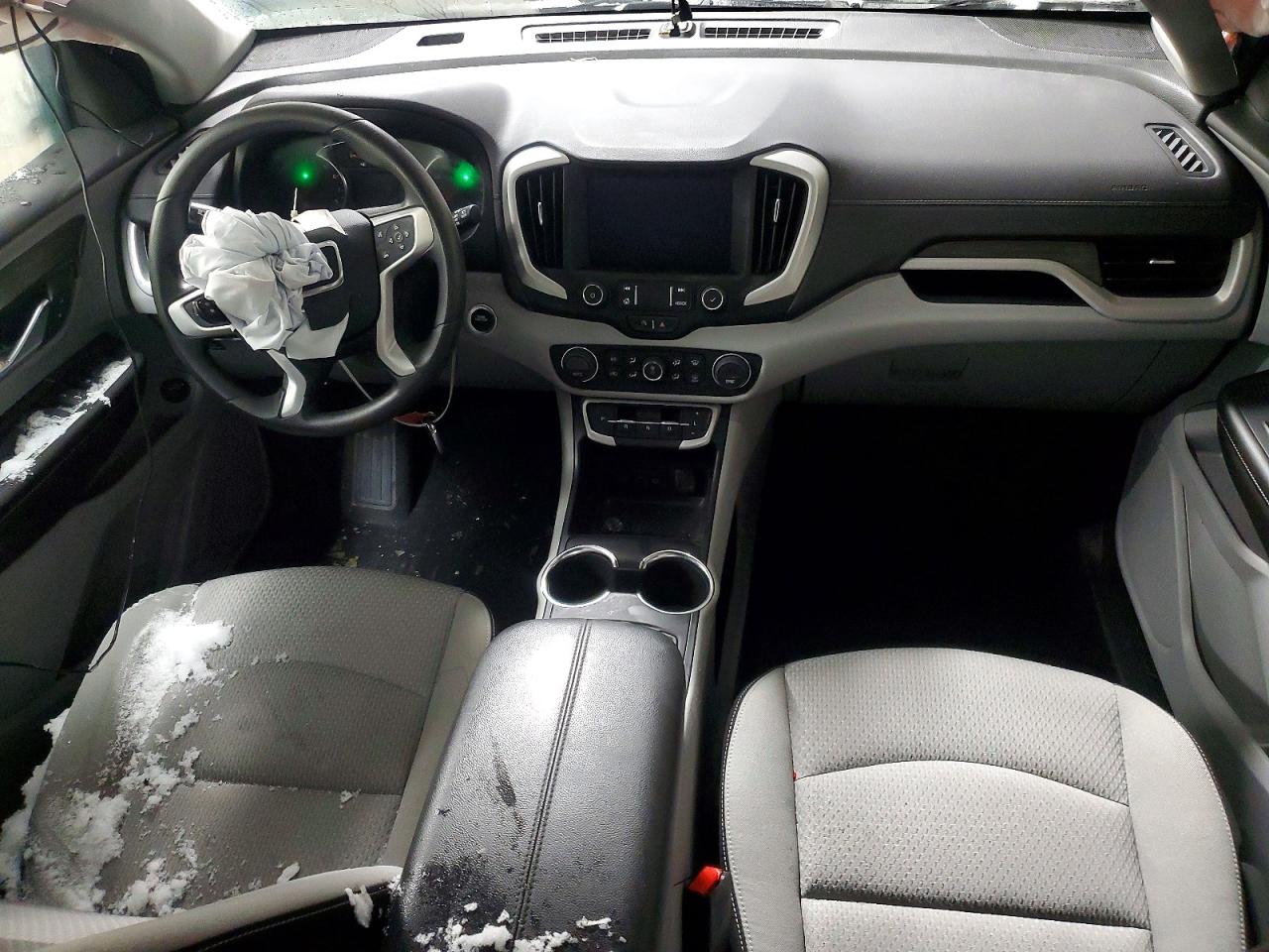 2024 GMC TERRAIN SLE photo 8