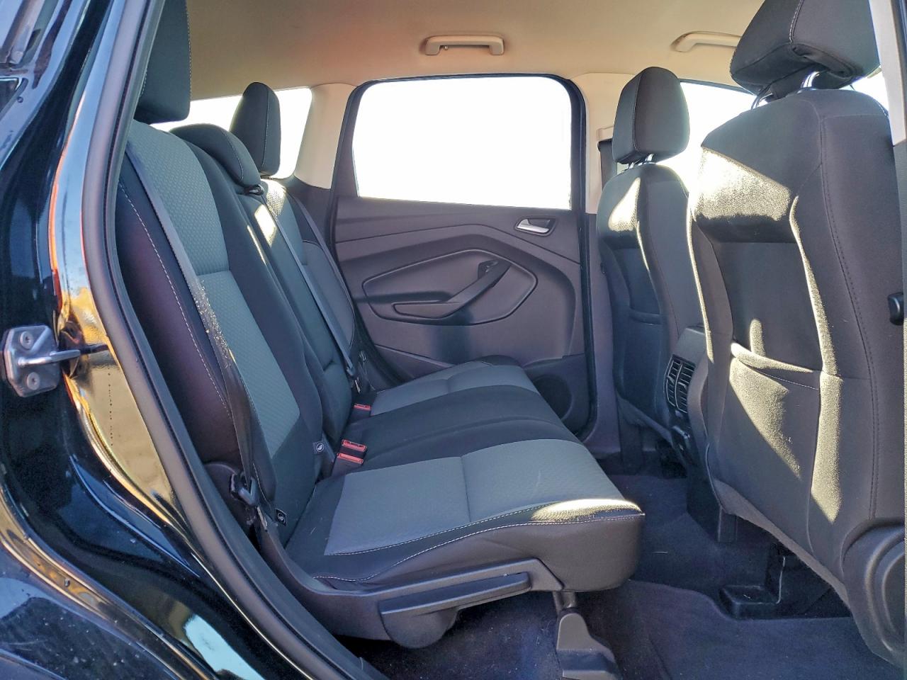 2017 FORD ESCAPE SE photo 11