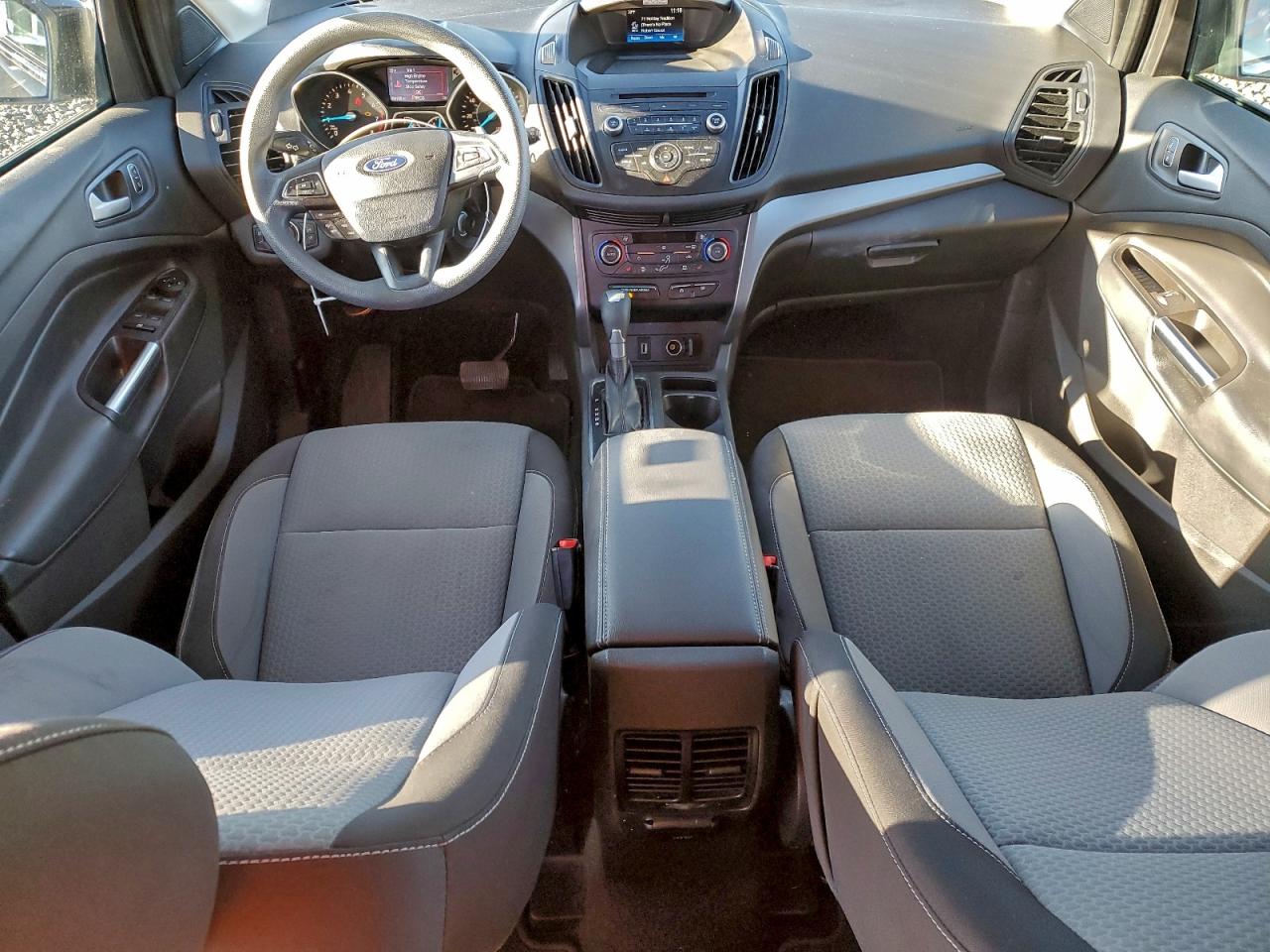 2017 FORD ESCAPE SE photo 8
