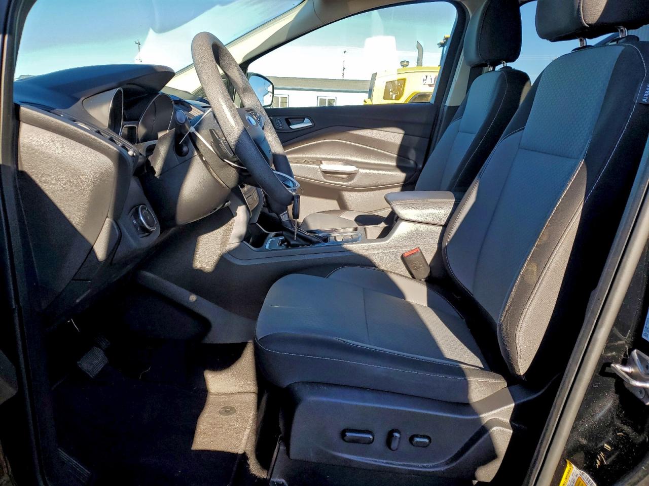 2017 FORD ESCAPE SE photo 7