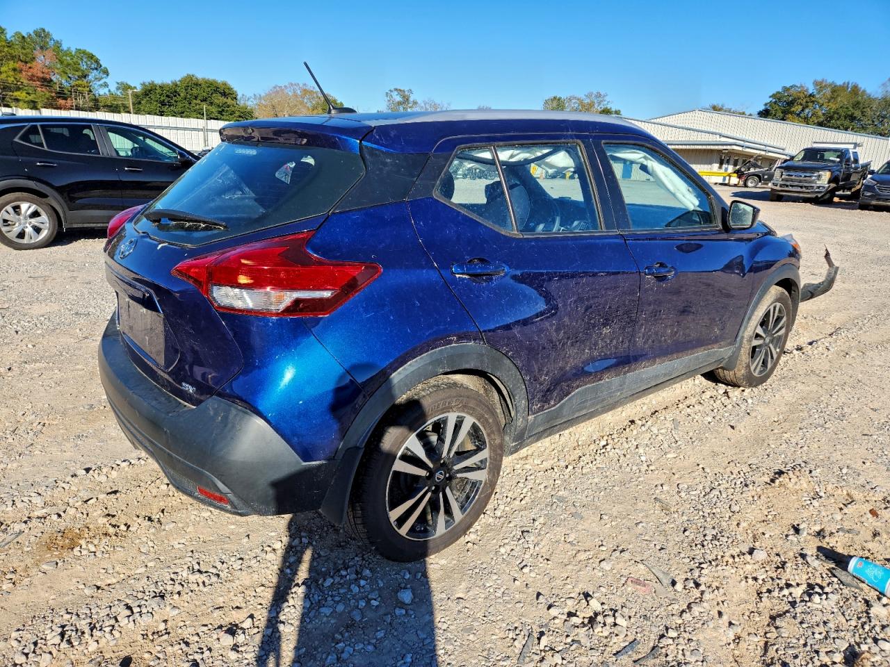 2018 NISSAN KICKS S photo 3