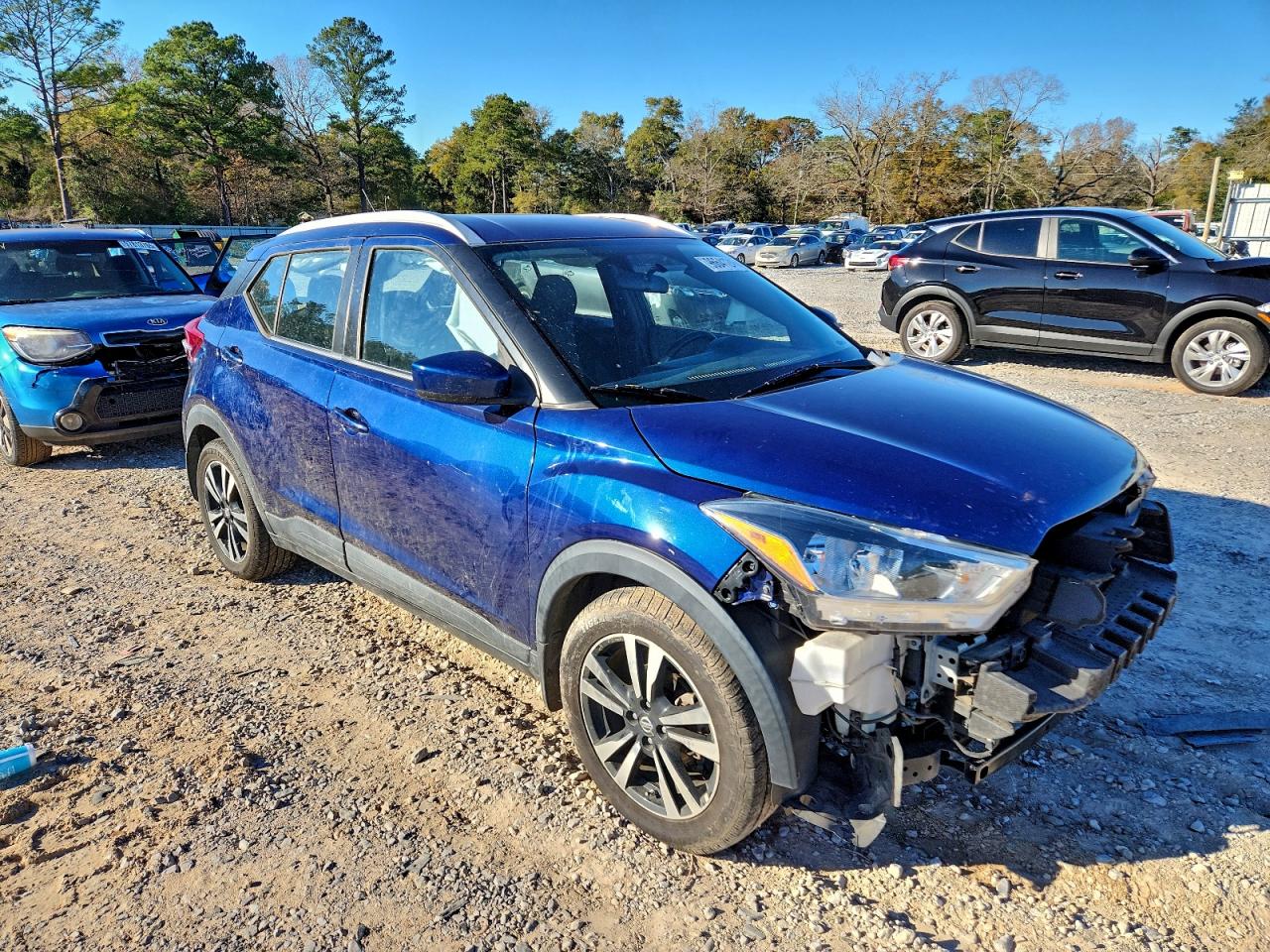 2018 NISSAN KICKS S photo 4