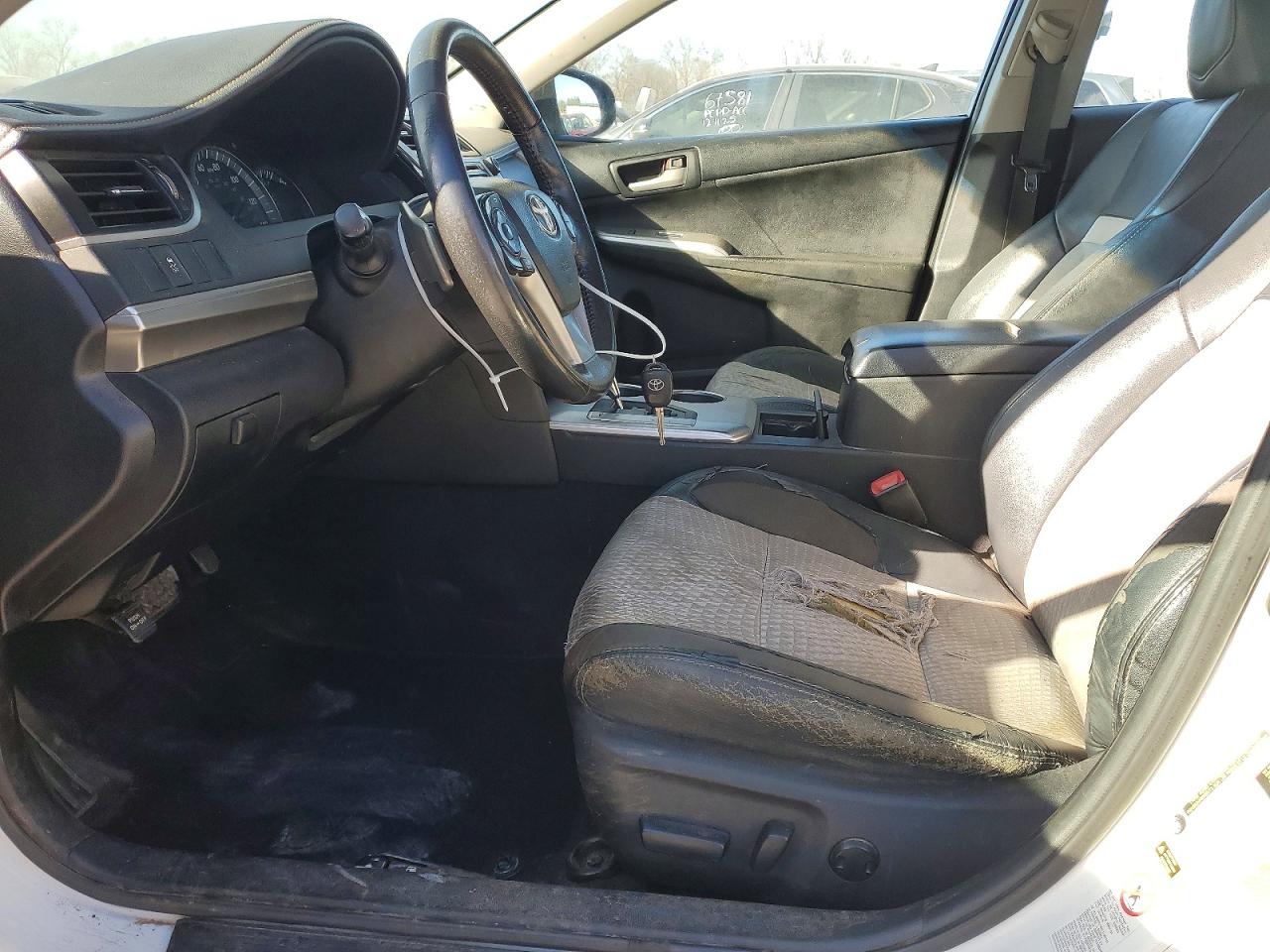 2012 TOYOTA CAMRY BASE photo 7
