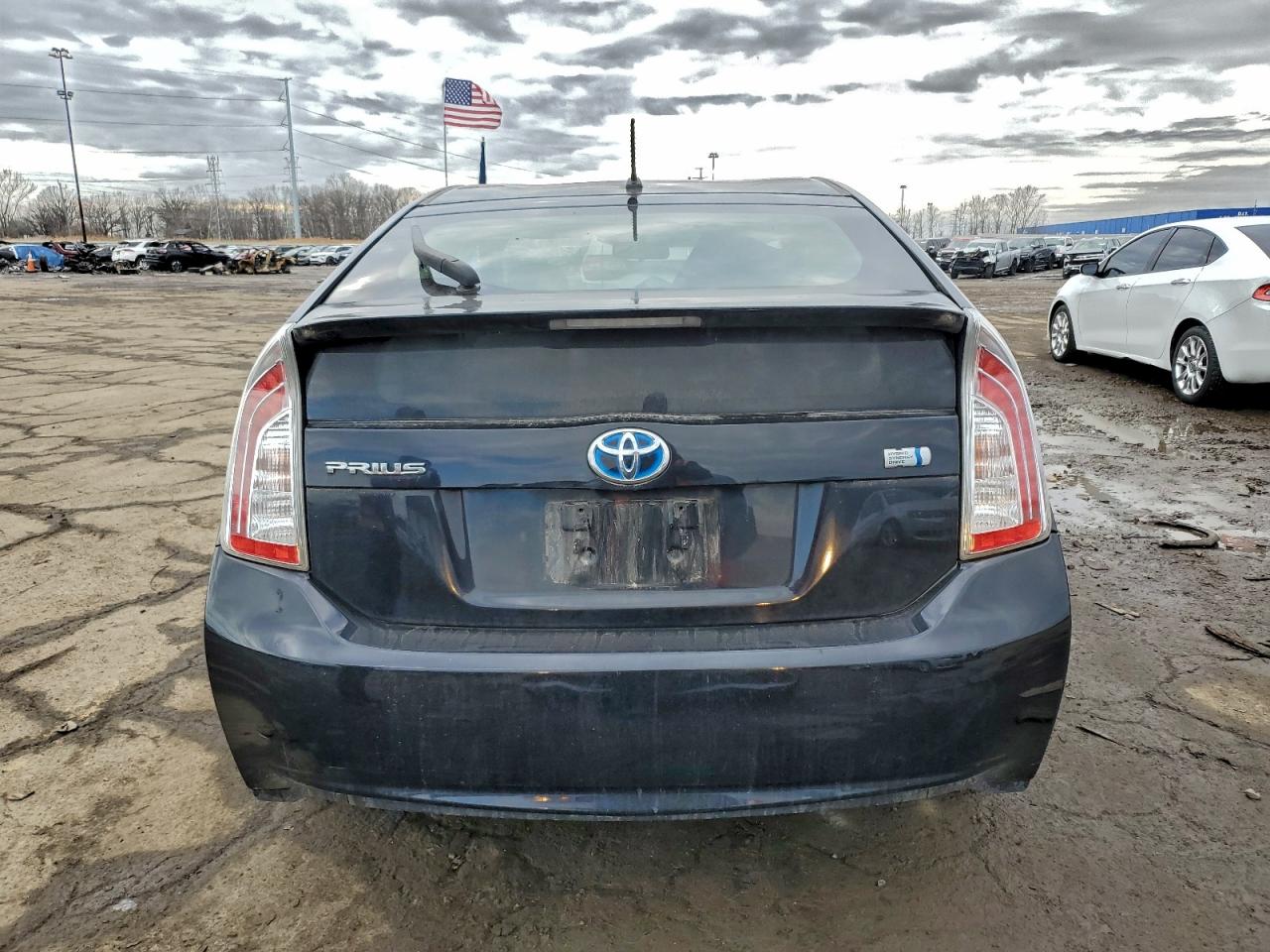 2014 TOYOTA PRIUS photo 6