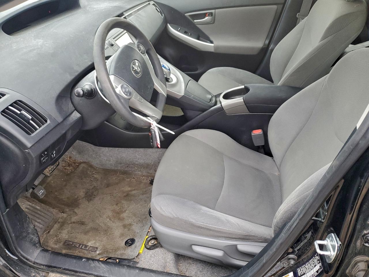 2014 TOYOTA PRIUS photo 7