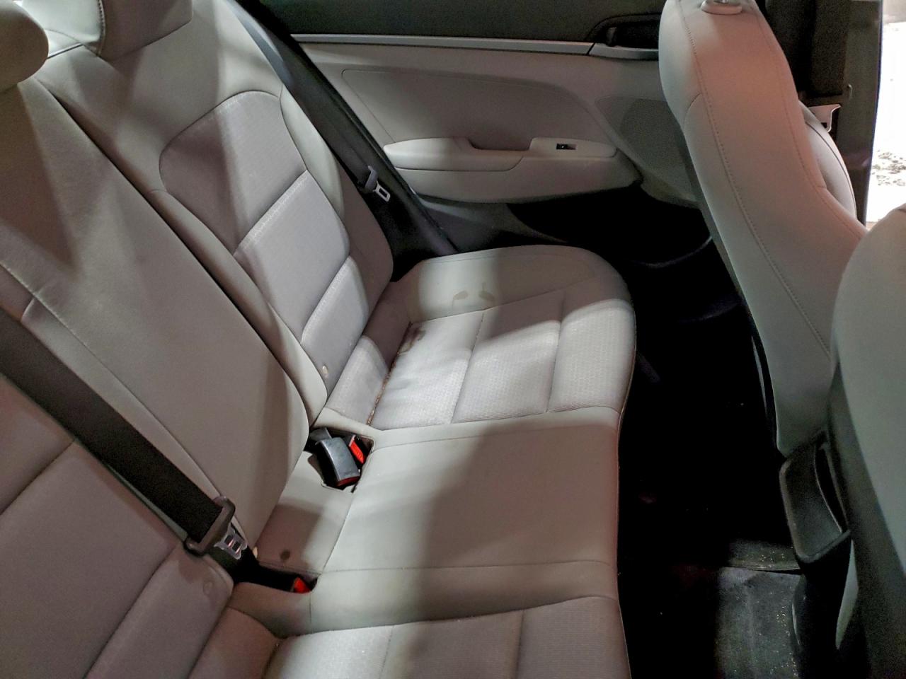 2017 HYUNDAI ELANTRA SE photo 10