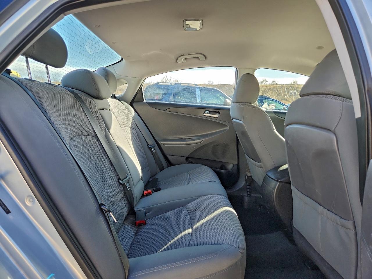 2013 HYUNDAI SONATA GLS photo 10