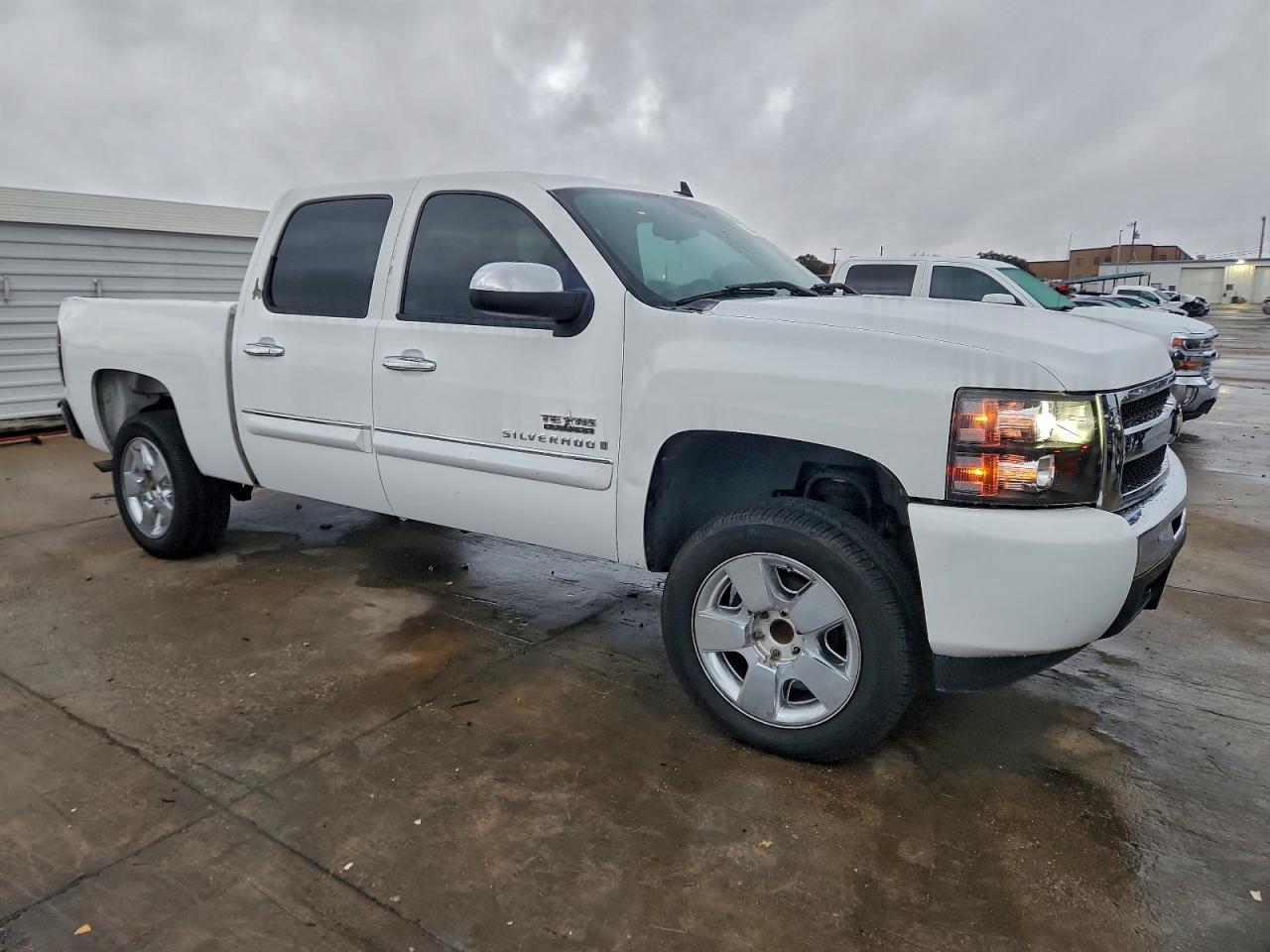 2009 CHEVROLET SILVERADO C1500 LT photo 4