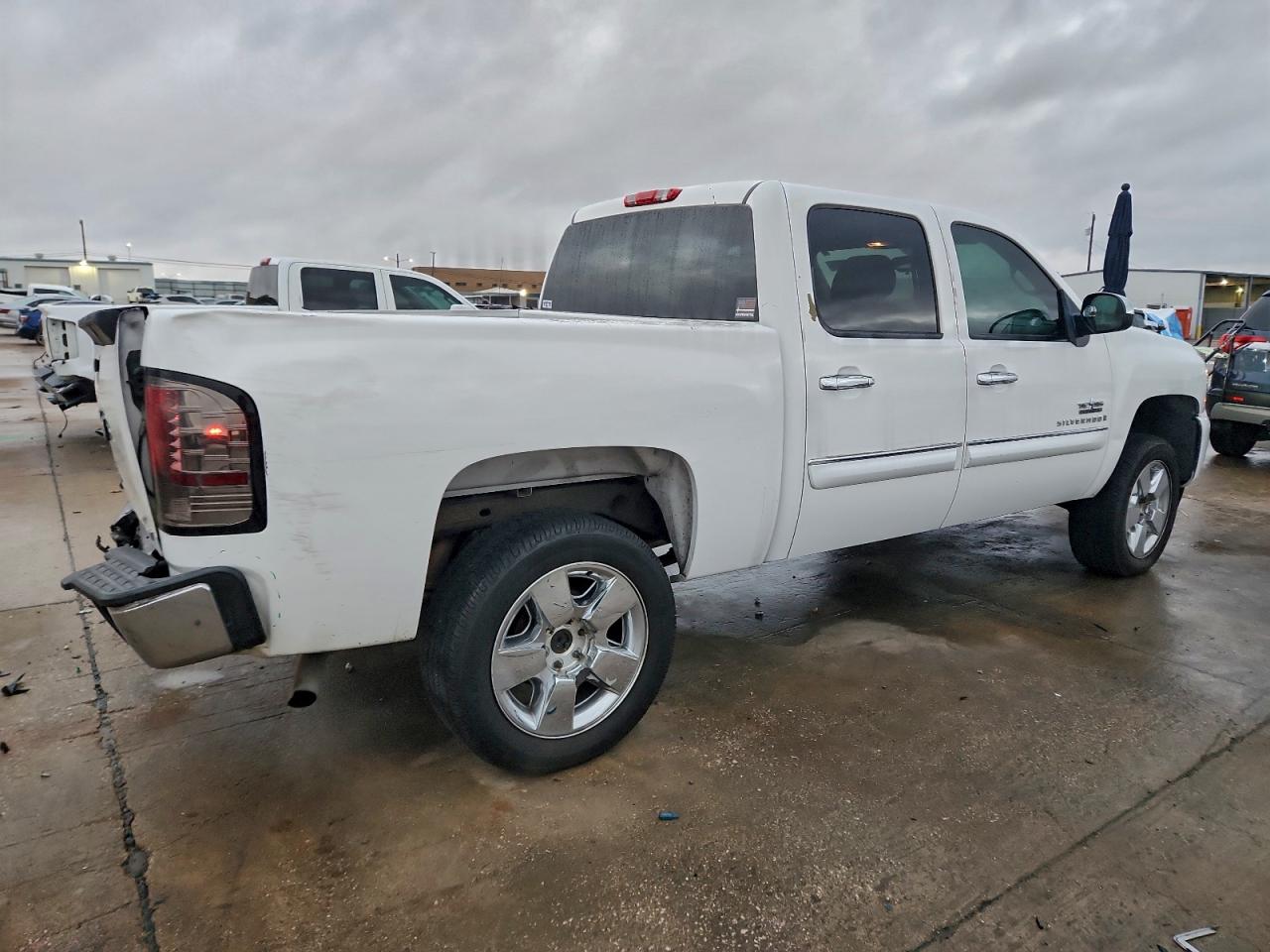 2009 CHEVROLET SILVERADO C1500 LT photo 3