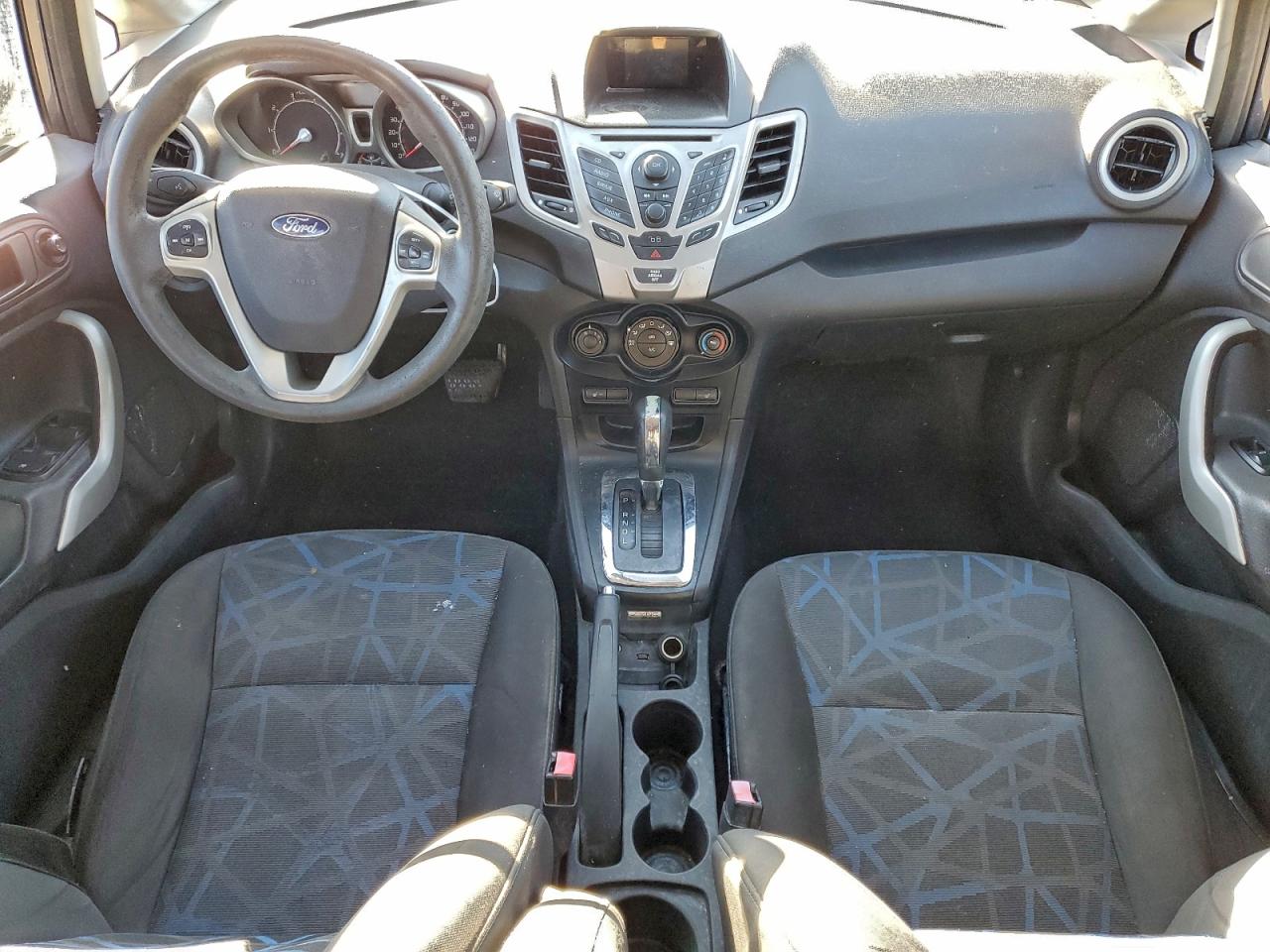 2012 FORD FIESTA SE photo 8