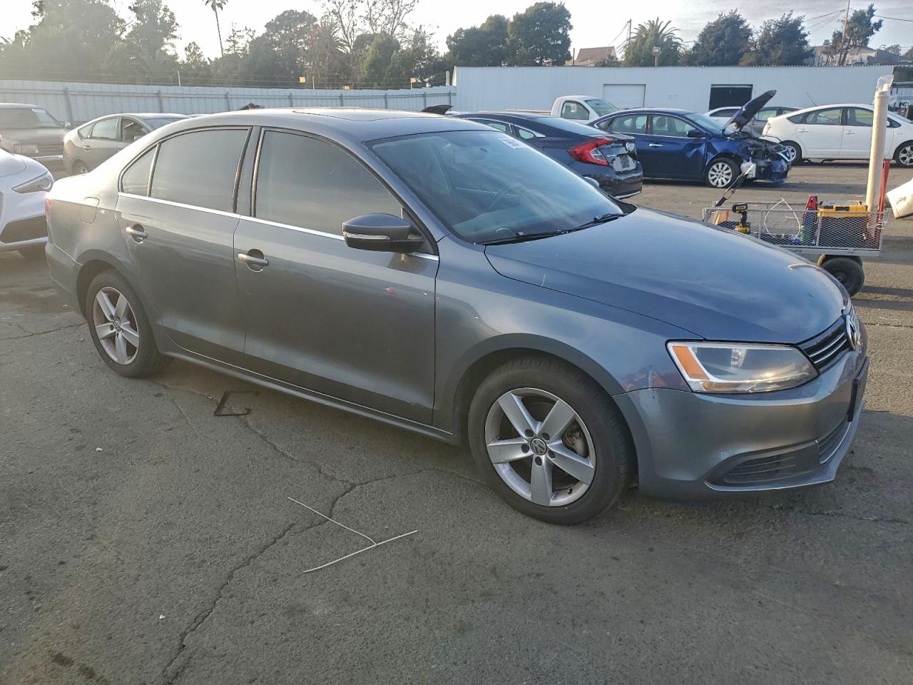 2014 VOLKSWAGEN JETTA TDI photo 4