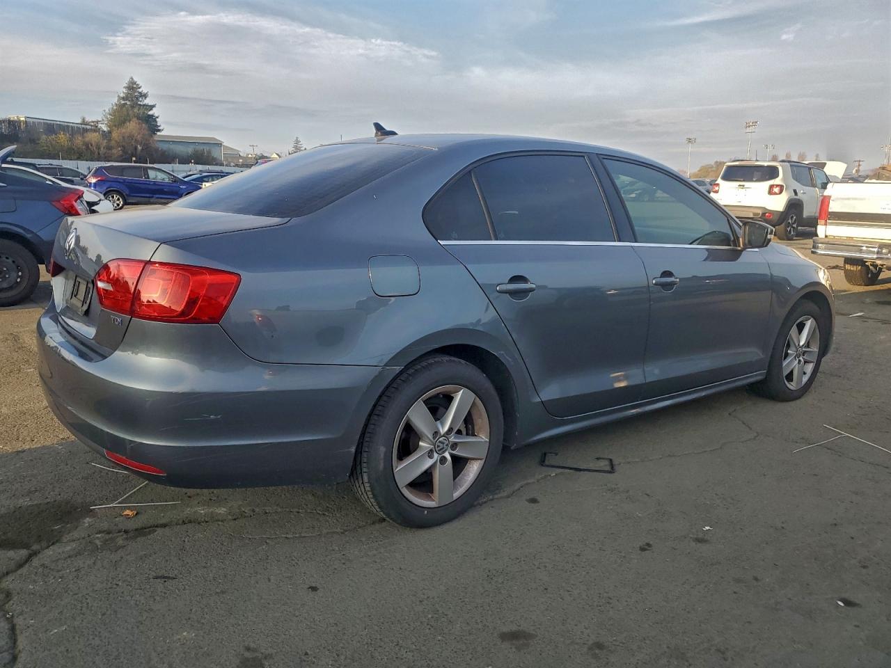 2014 VOLKSWAGEN JETTA TDI photo 3
