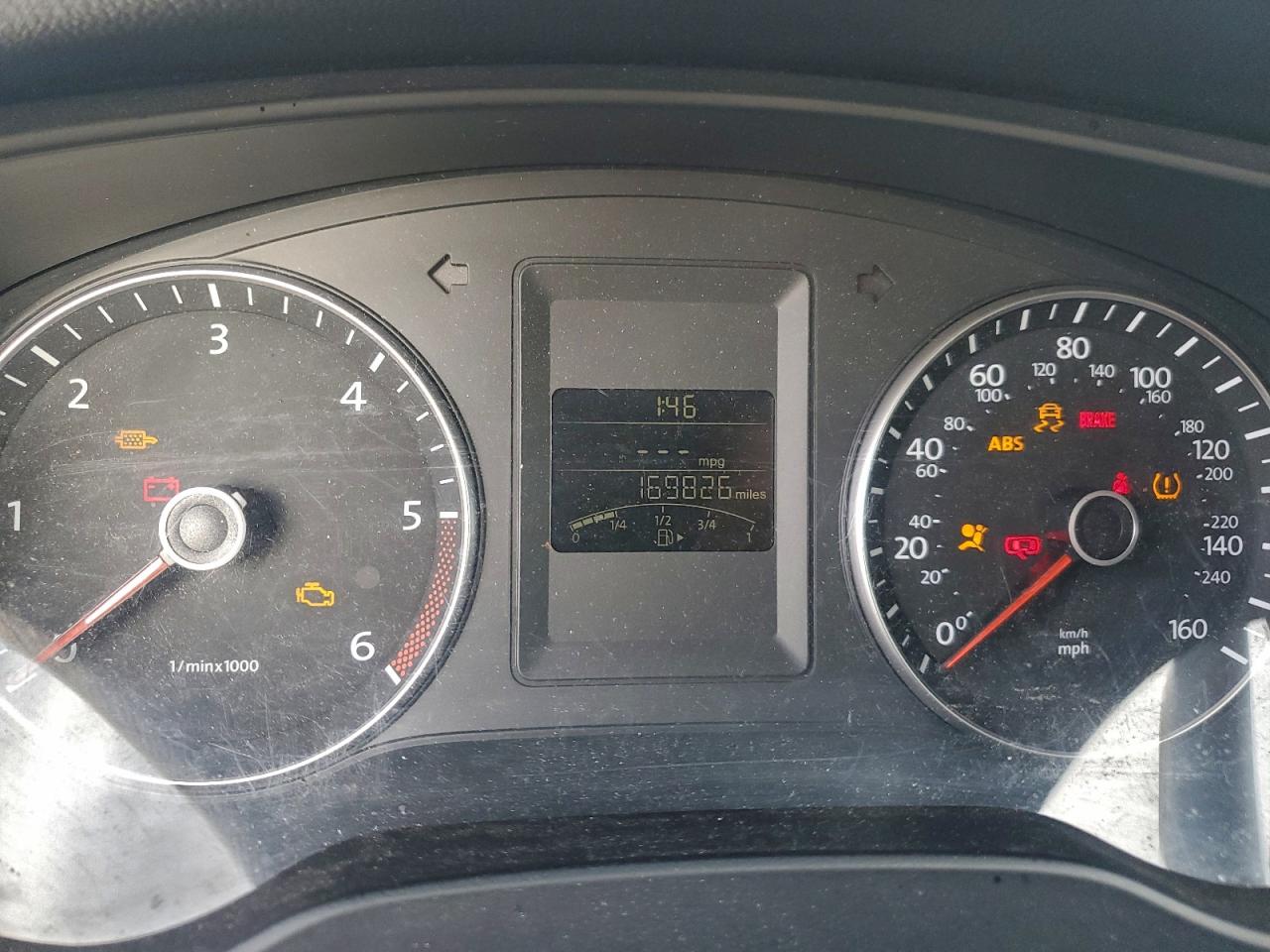 2014 VOLKSWAGEN JETTA TDI photo 9