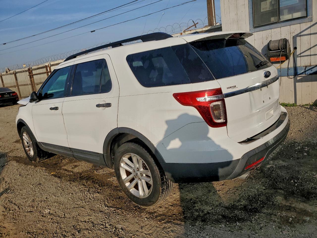 2015 FORD EXPLORER photo 2