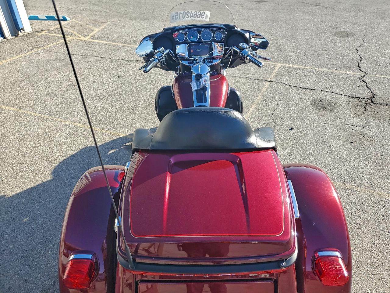 2016 HARLEY-DAVIDSON FLHTCUTG TRI GLIDE ULTRA photo 6