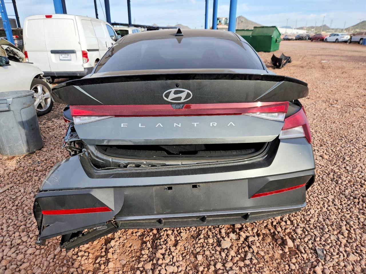 2025 HYUNDAI ELANTRA SEL SPORT photo 11