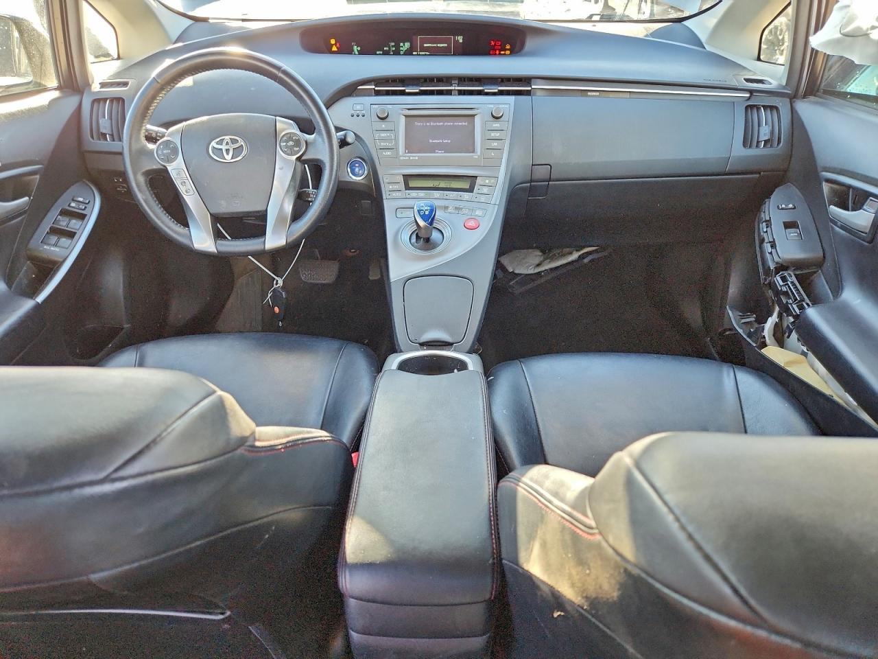 2013 TOYOTA PRIUS photo 8