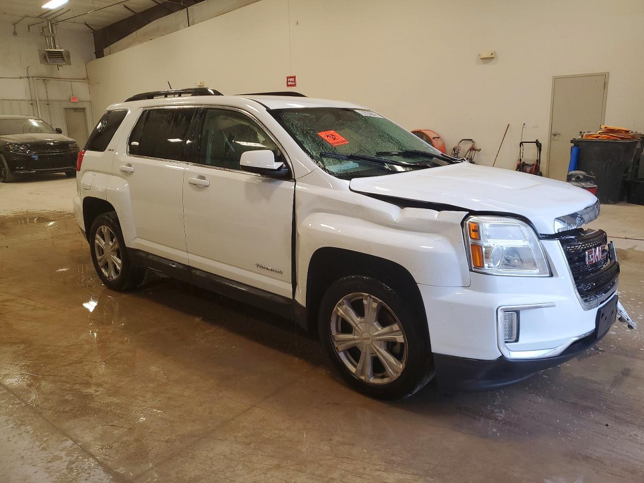 2017 GMC TERRAIN SLE photo 4