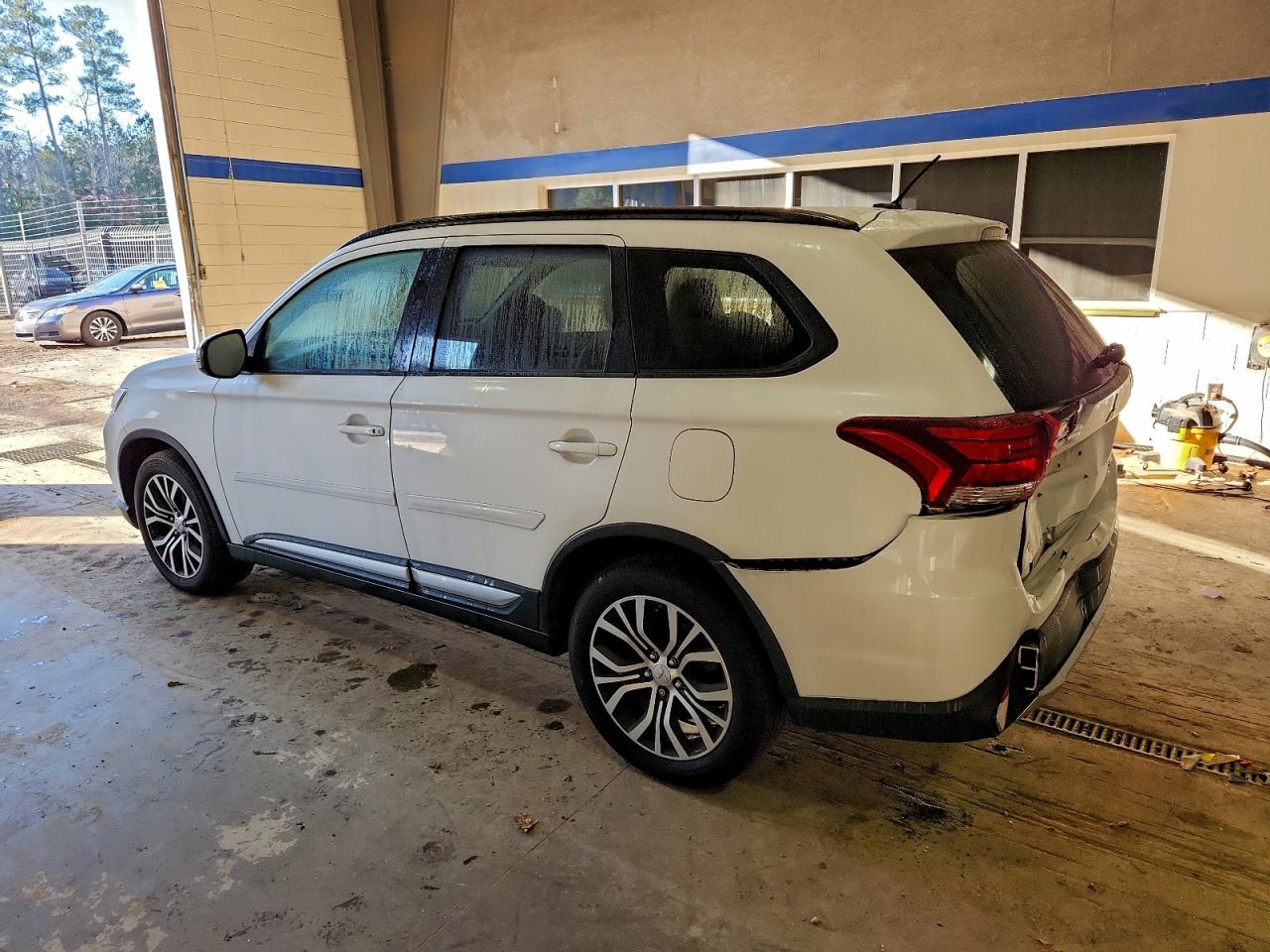 2016 MITSUBISHI OUTLANDER SE photo 3