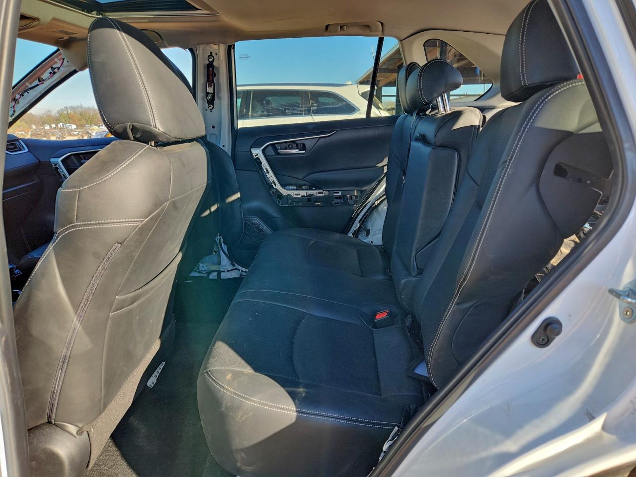 2024 TOYOTA RAV4 XLE photo 11