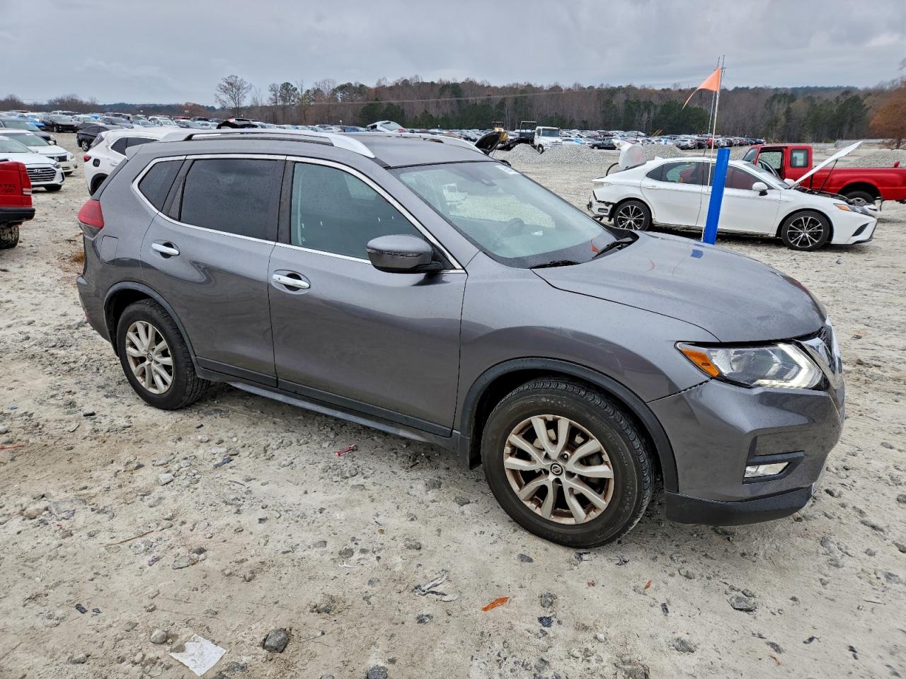 2019 NISSAN ROGUE S photo 4