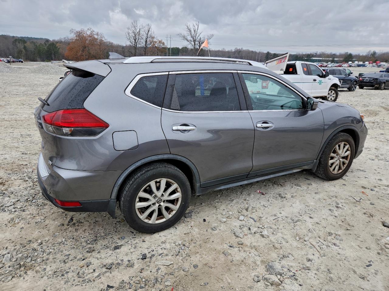 2019 NISSAN ROGUE S photo 3