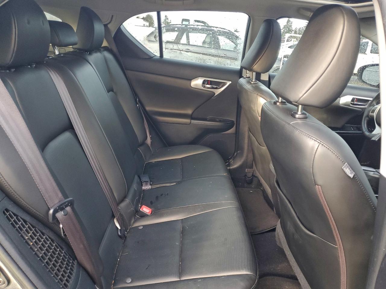 2013 LEXUS CT 200 photo 10