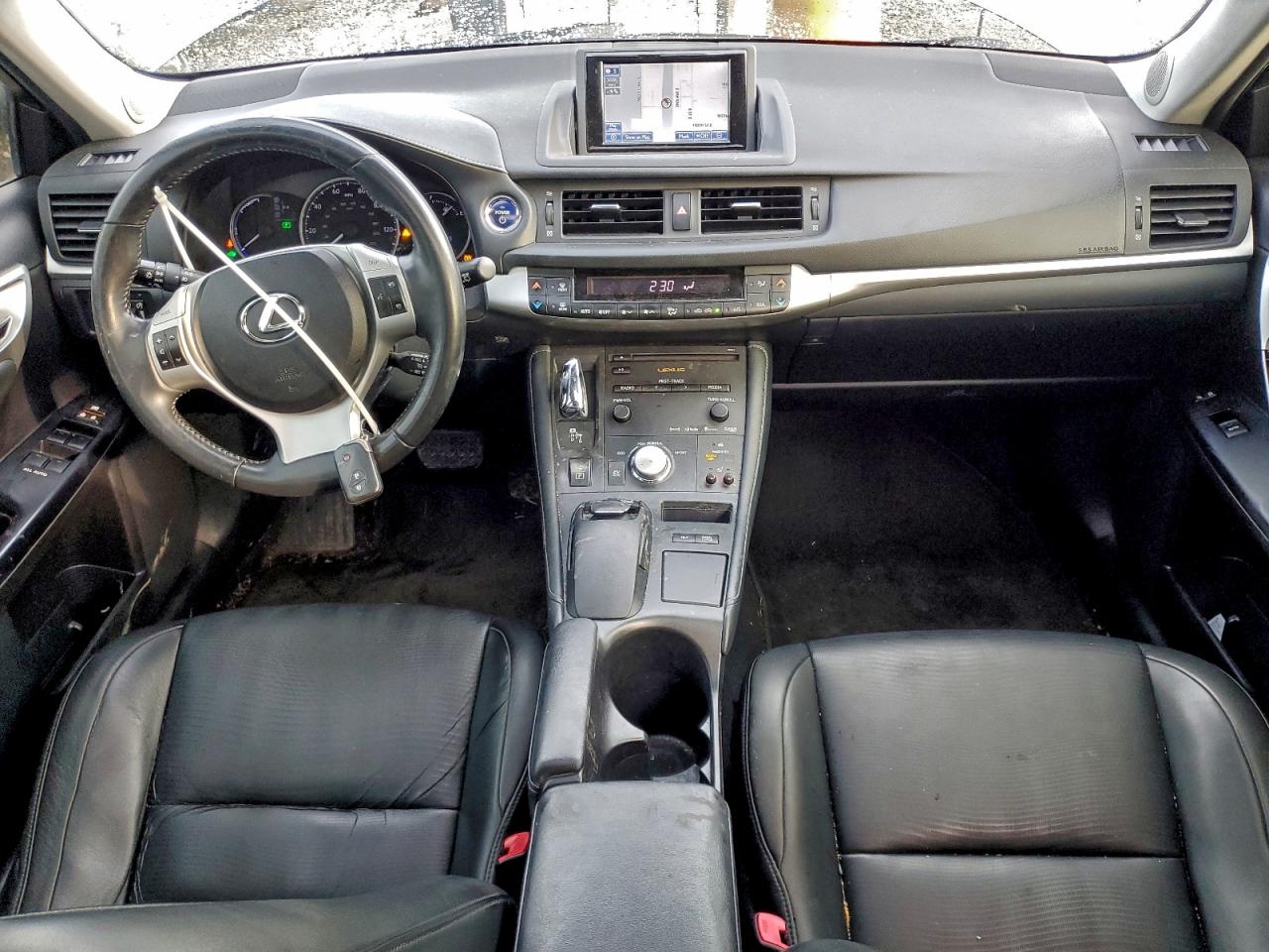 2013 LEXUS CT 200 photo 8