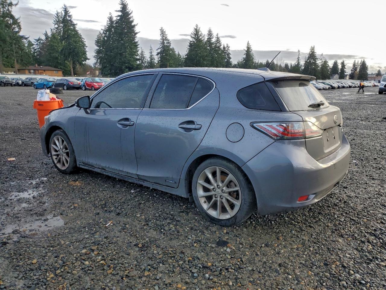 2013 LEXUS CT 200 photo 2