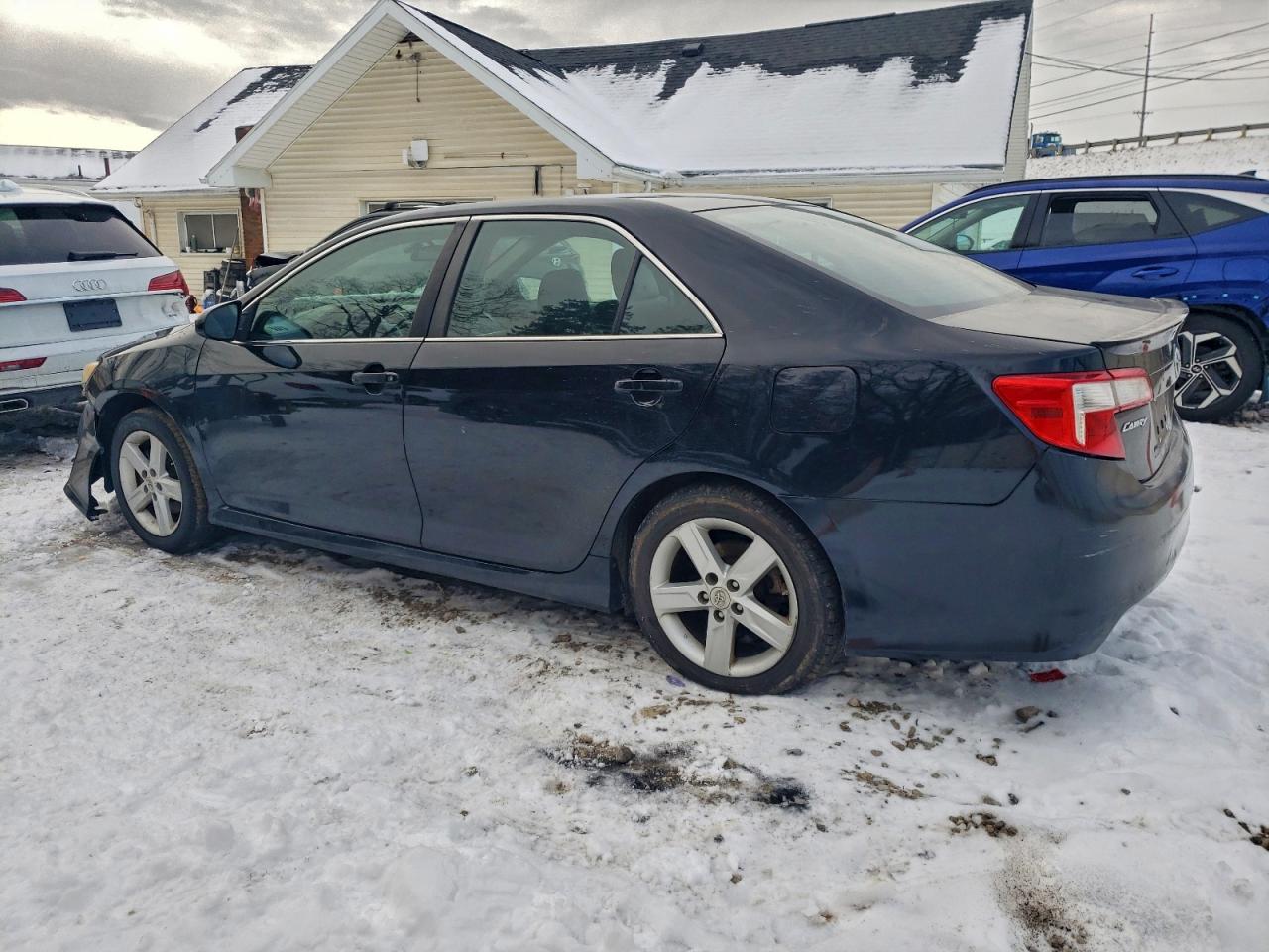 2012 TOYOTA CAMRY BASE photo 2