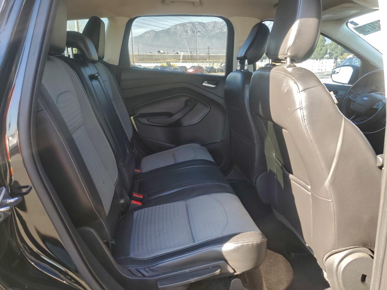 2018 FORD ESCAPE SE photo 21