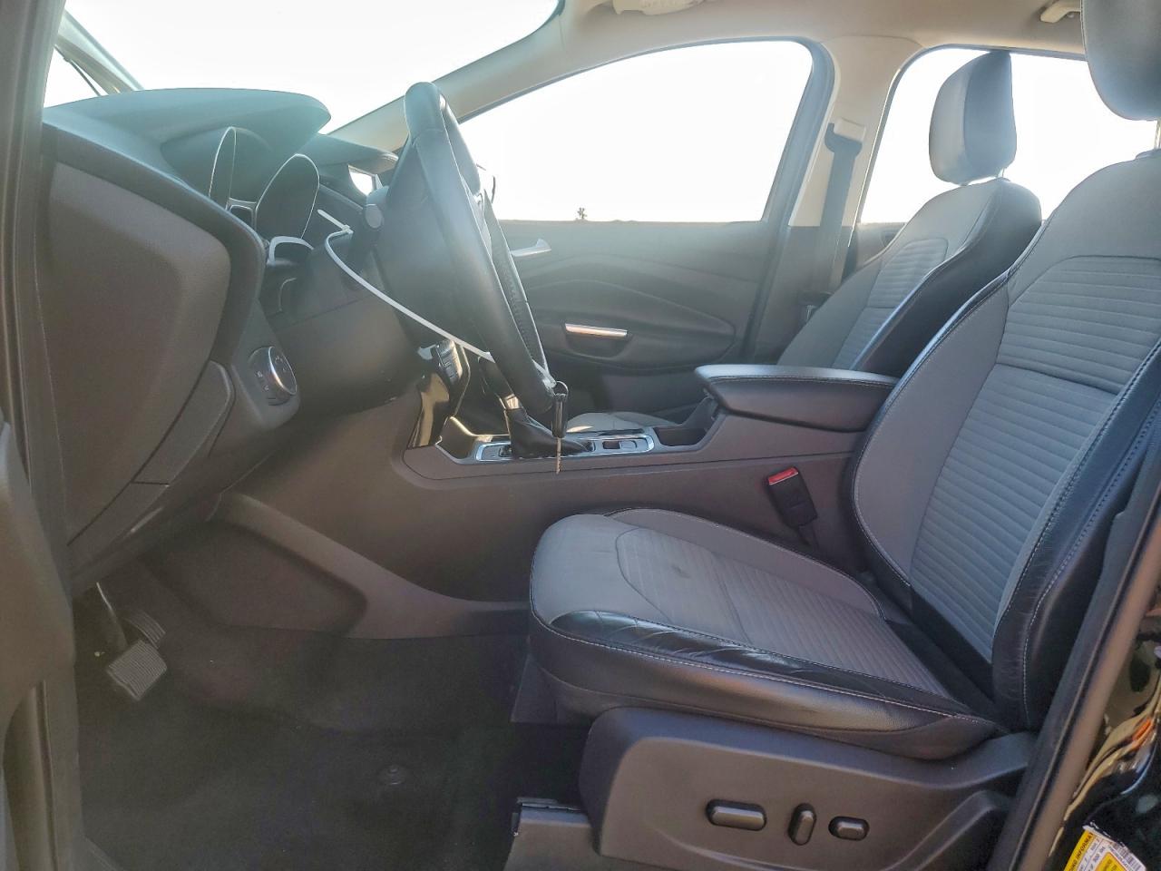 2018 FORD ESCAPE SE photo 13