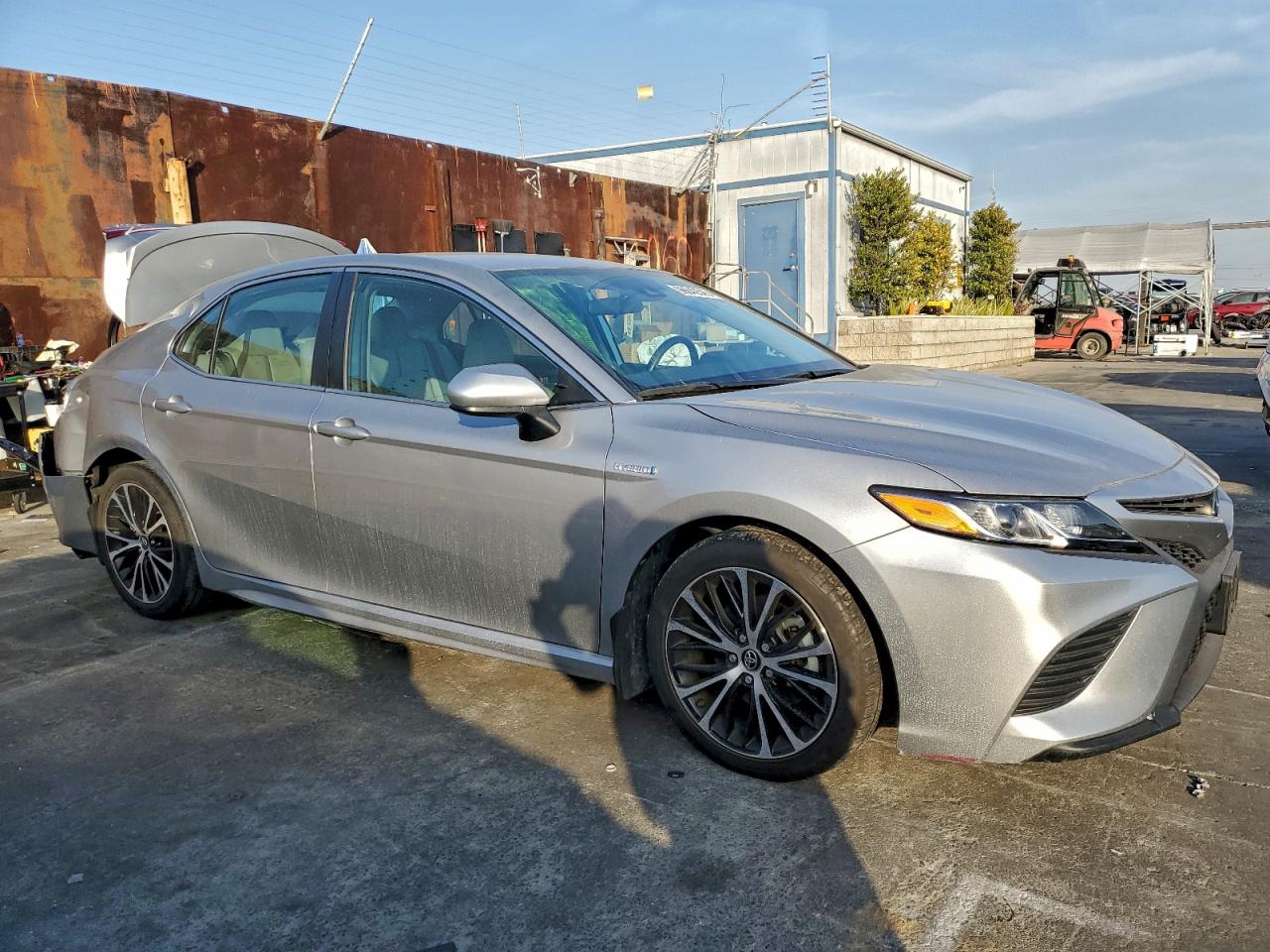 2019 TOYOTA CAMRY HYBRID photo 4
