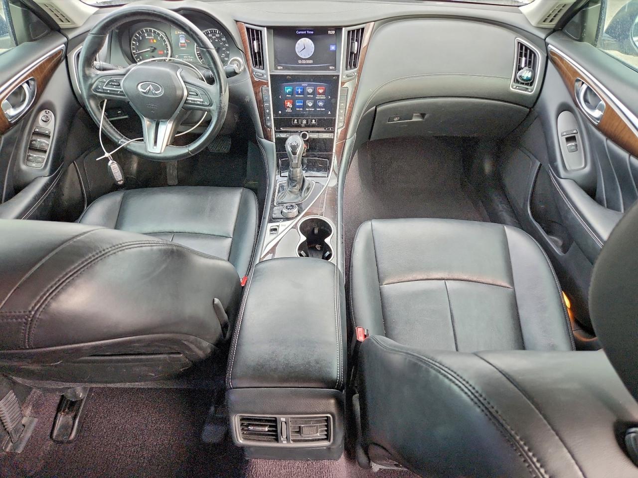 2018 INFINITI Q50 LUXE photo 8