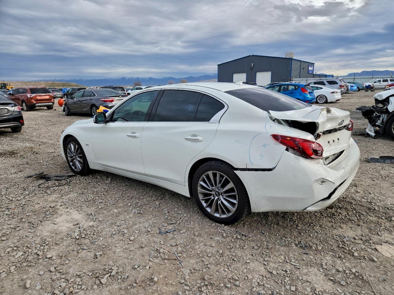 2018 INFINITI Q50 LUXE photo 2