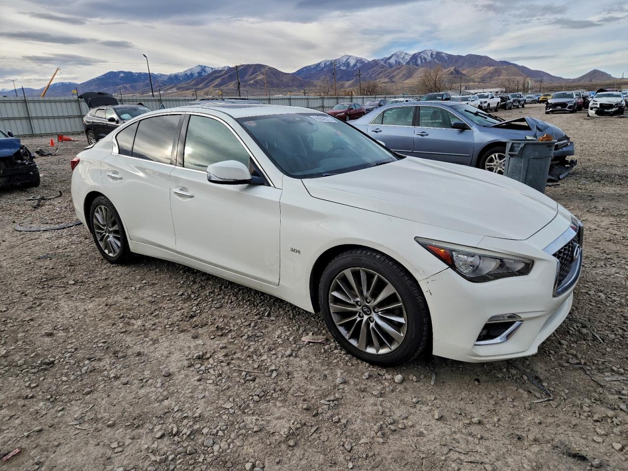 2018 INFINITI Q50 LUXE photo 4