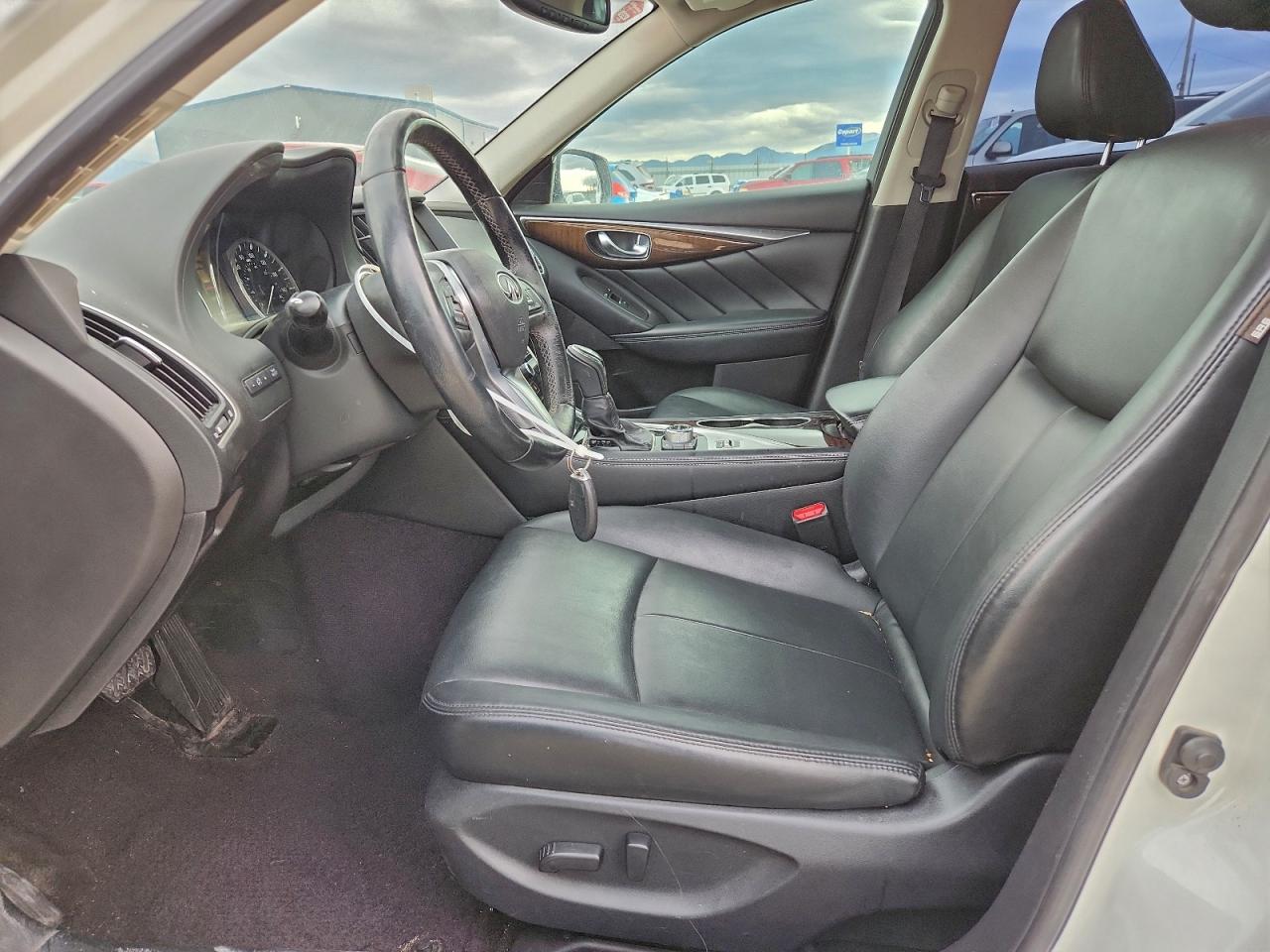 2018 INFINITI Q50 LUXE photo 7