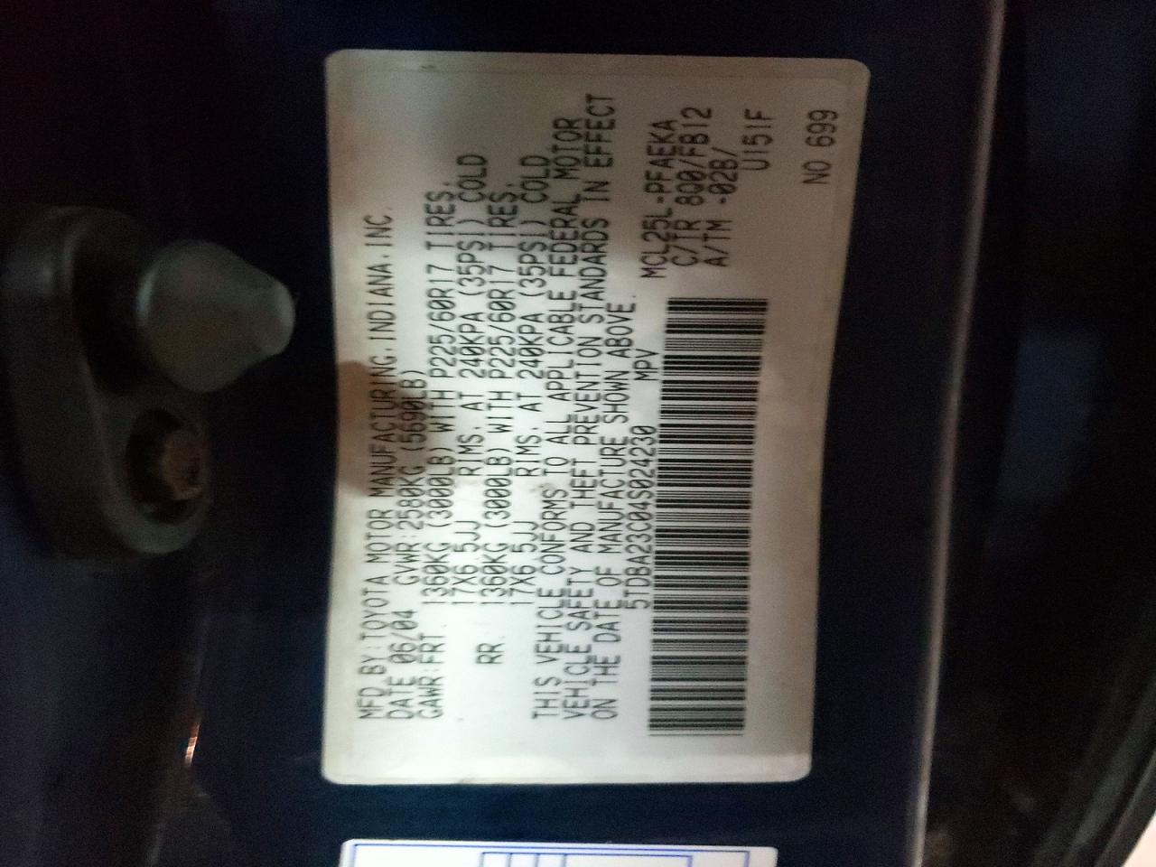 2004 TOYOTA SIENNA LE photo 13