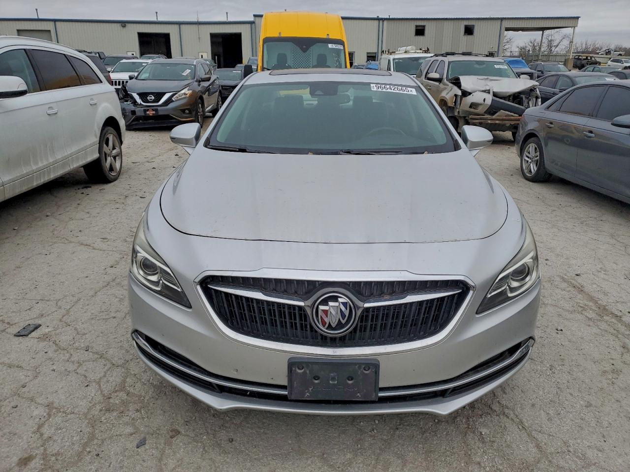 2018 BUICK LACROSSE PREMIUM photo 5