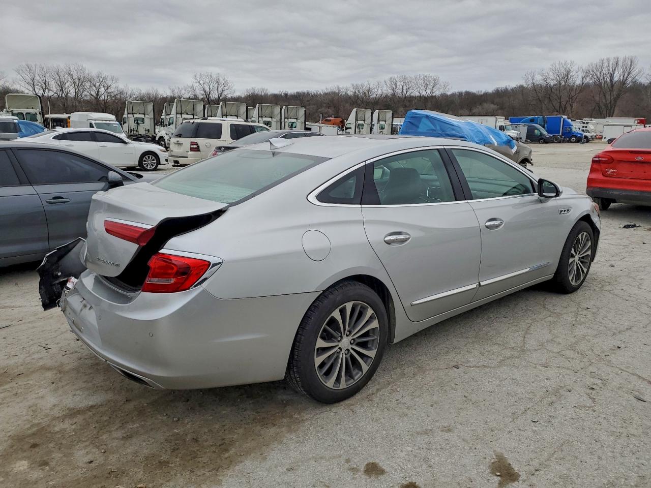 2018 BUICK LACROSSE PREMIUM photo 3