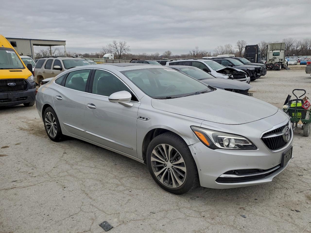2018 BUICK LACROSSE PREMIUM photo 4