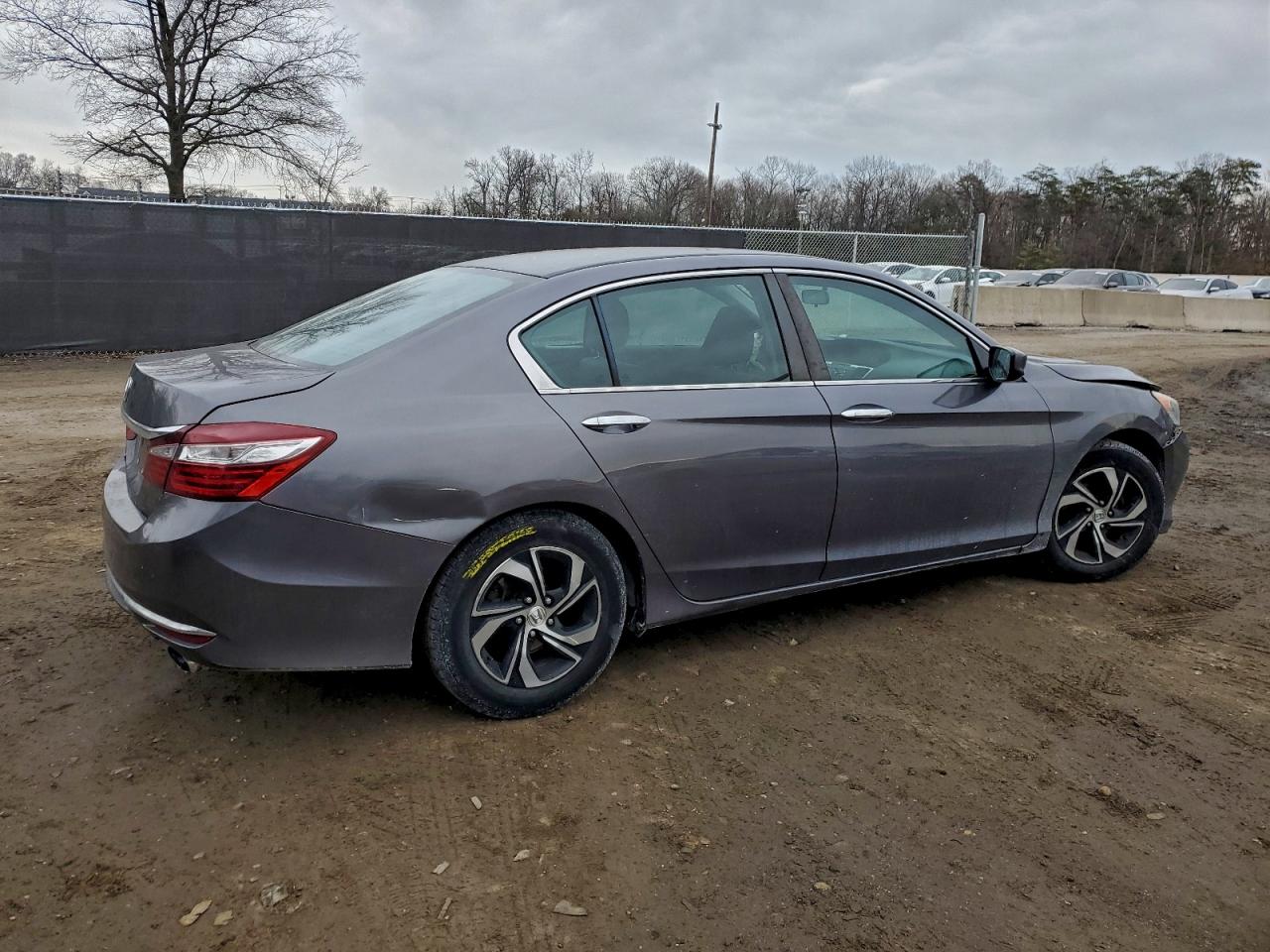 2016 HONDA ACCORD LX photo 3