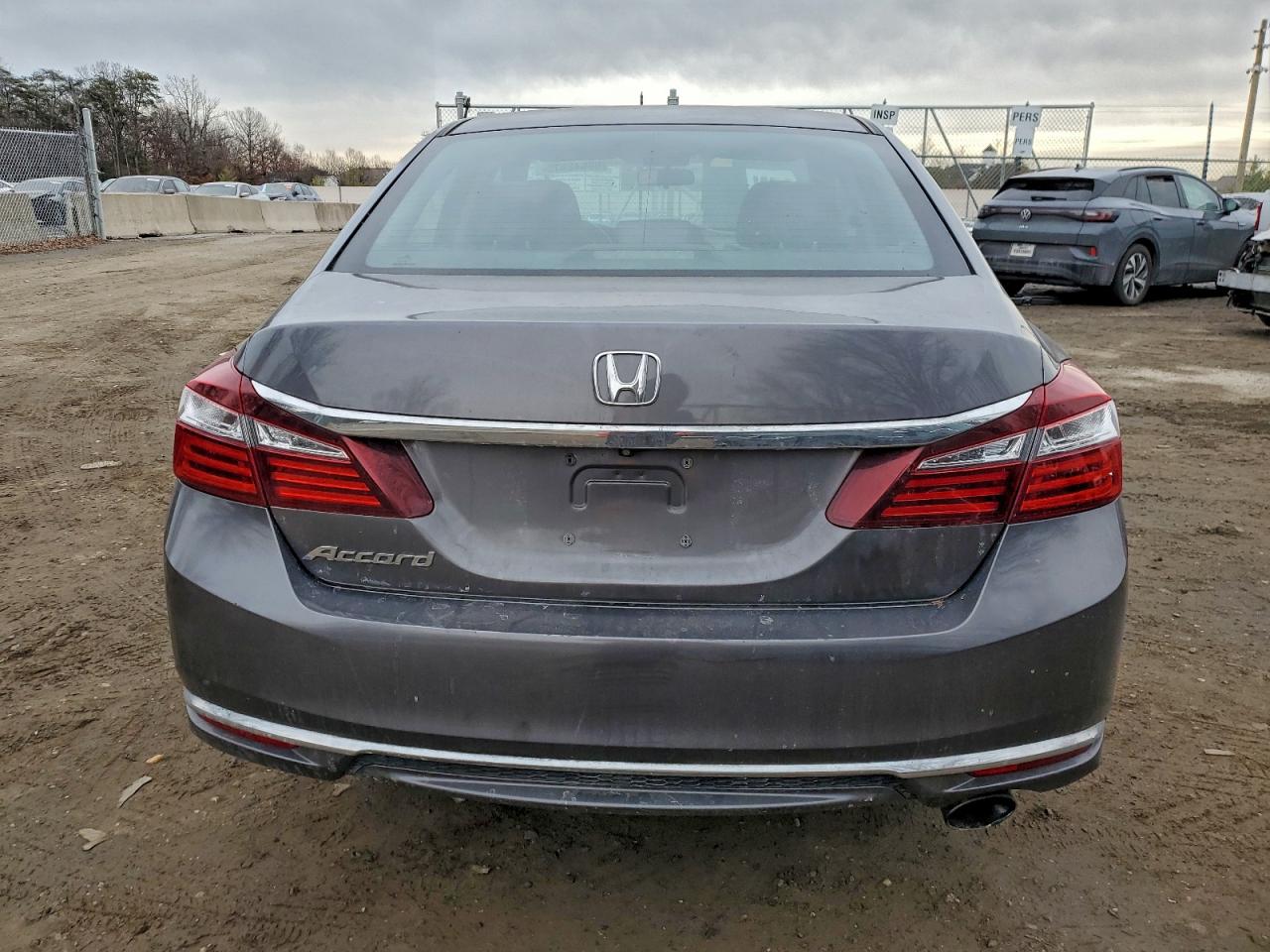 2016 HONDA ACCORD LX photo 6
