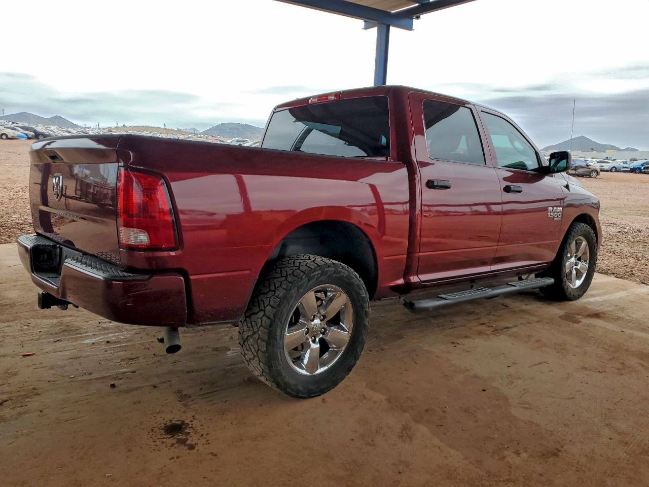 2019 RAM 1500 CLASSIC TRADESMAN photo 3