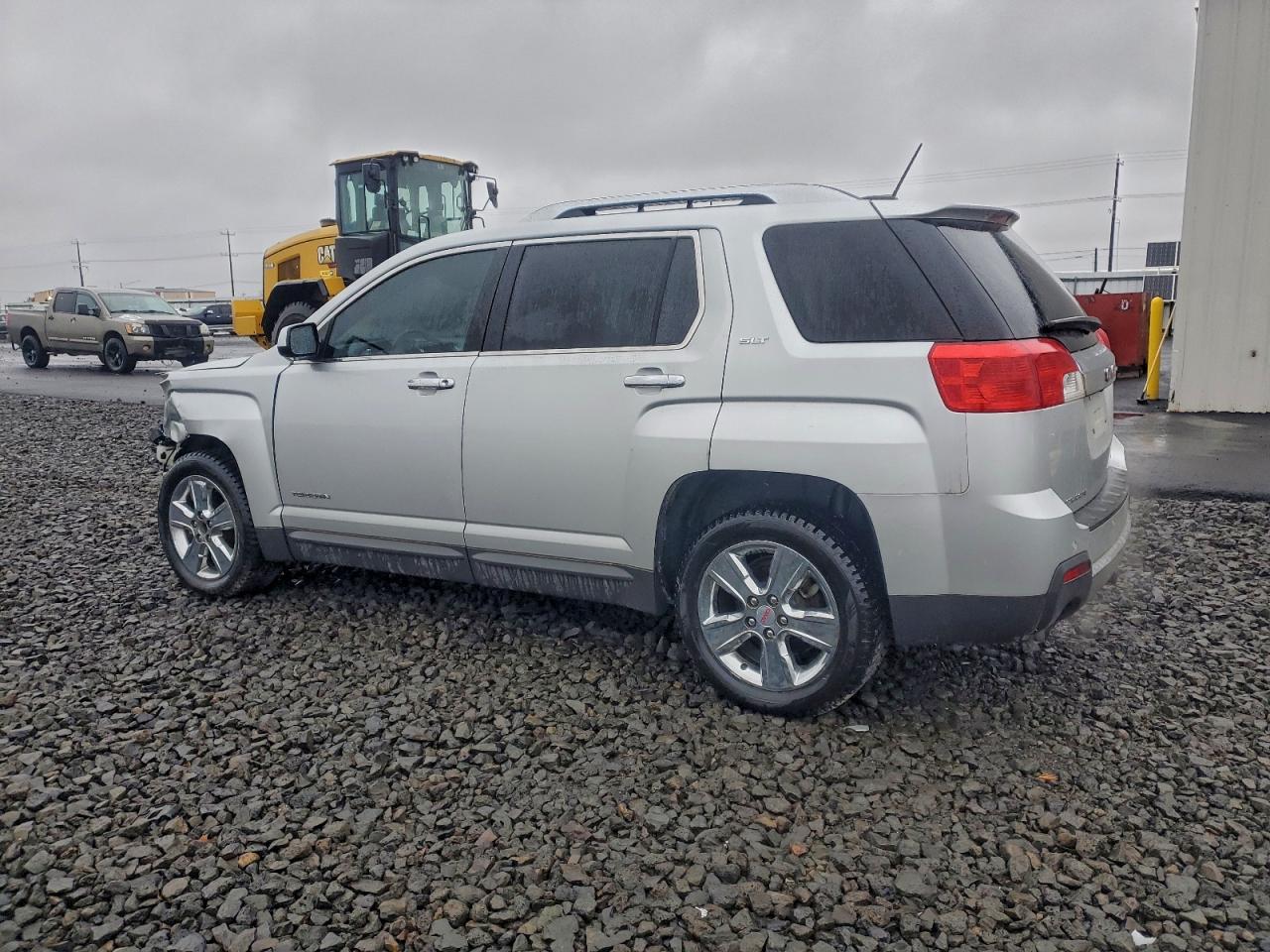 2015 GMC TERRAIN SLT photo 2