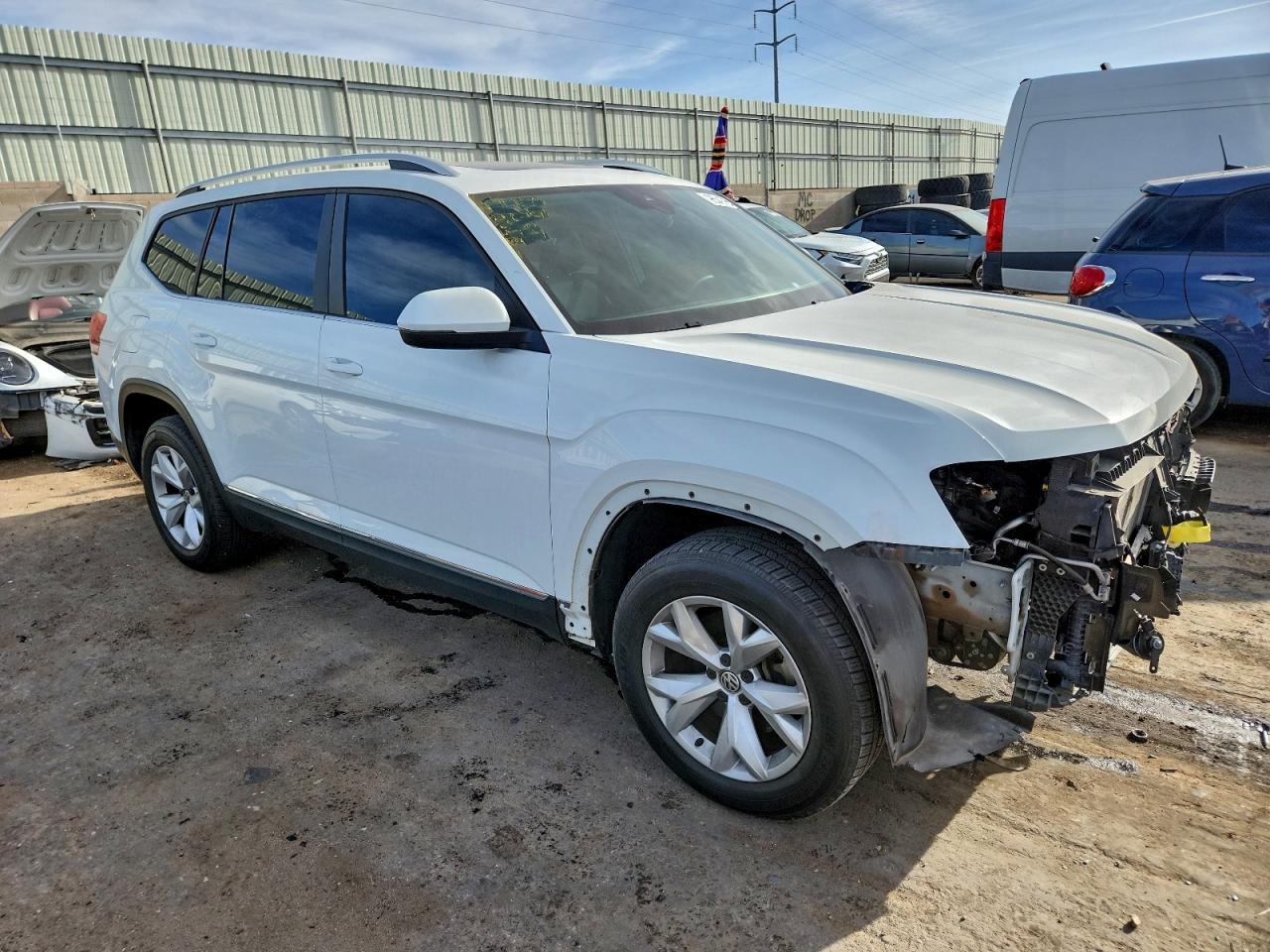 2018 VOLKSWAGEN ATLAS SEL photo 4