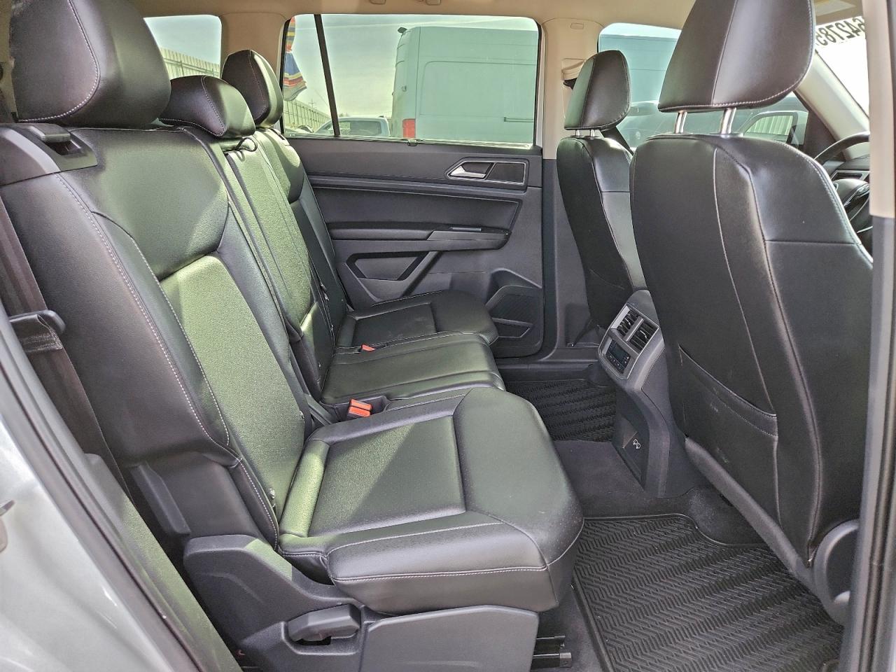 2018 VOLKSWAGEN ATLAS SEL photo 11
